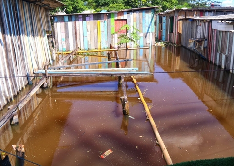 Cheia no Amazonas faz quatro cidades decretarem estado de emergência