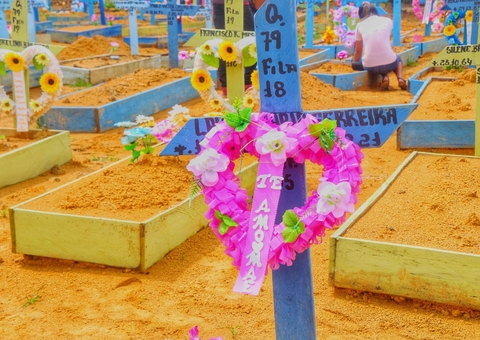 Cemitérios de Manaus abrem com cultos e homenagens neste Dia das Mães