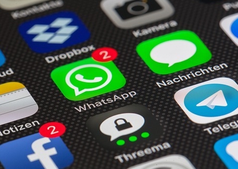 Universitário é condenado por racismo em grupo de WhatsApp