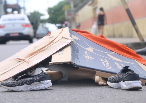 Fonoaudióloga morre ao ser atropelada por caçamba em Manaus