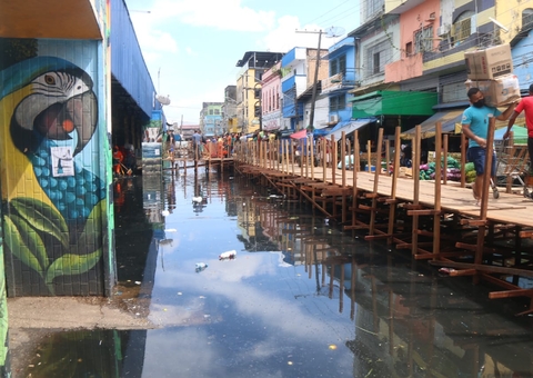 Cheia no Amazonas afeta 52 cidades e pode ser a maior dos últimos 100 anos