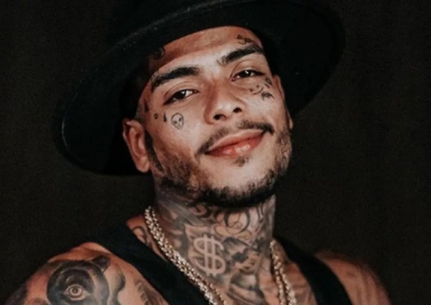 MC Kevin cai do 11º andar de hotel; estado é grave