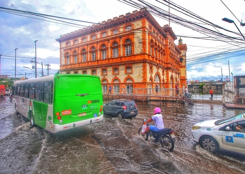 Terminal da Matriz pode ser interditado por causa da cheia em Manaus
