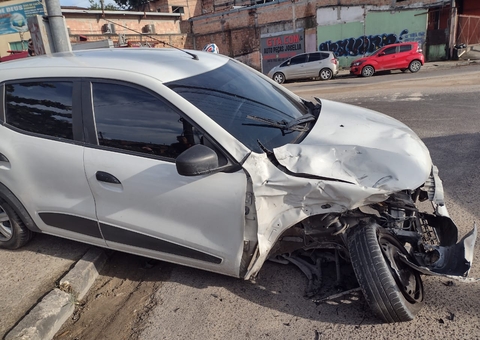 Motociclista morre ao ser lançado em igarapé durante acidente em Manaus