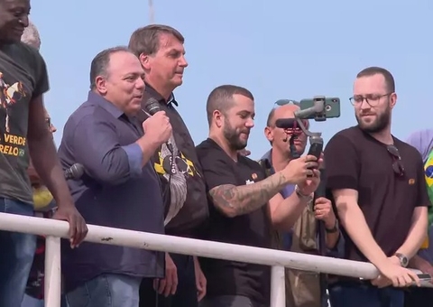 Exército abre investigação contra Pazuello após ato com Bolsonaro