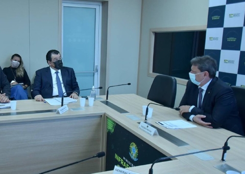 Braga alerta ministro da Infraestrutura sobre prazo de obras no Amazonas 