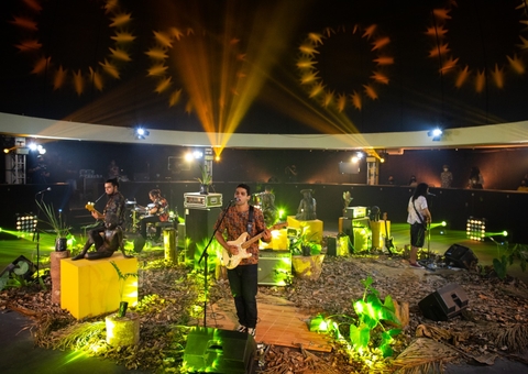 Alaídenegão lança show para celebrar 13 anos de carreira