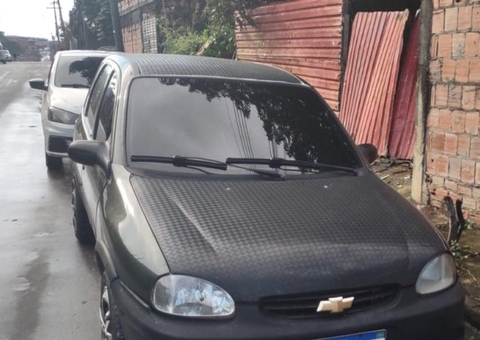 Três são presos e carro furtado é recuperado em Manaus