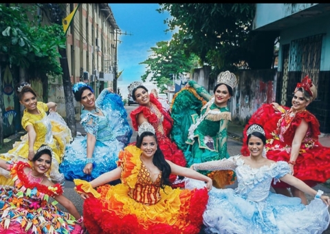 Companhia de dança realiza aulas voltadas para rainhas, princesas e damas 