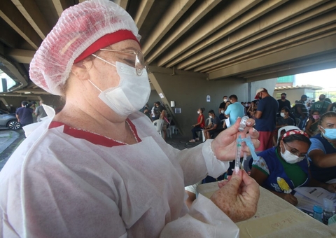 Antecipada, vacinação de público a partir de 37 anos começa hoje em Manaus 