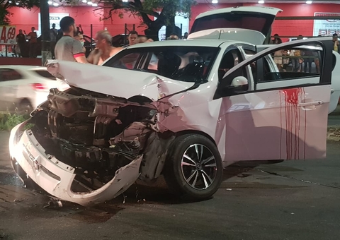 Com sinais de embriaguez, motorista é hospitalizado após acidente em Manaus