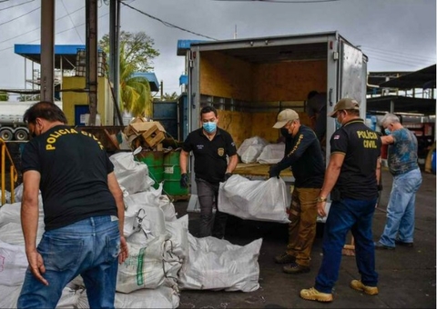Cerca de 1,5 tonelada de drogas apreendida é incinerada em Manaus