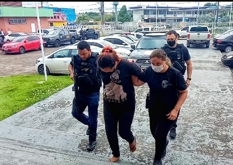 Mulher é presa por mandar assassinar mãe em Manaus: 'era para ser com tiro'