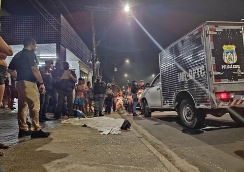 Homem é assassinado com seis tiros em via pública em Manaus