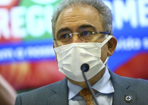 Queiroga lamenta a morte de 500 mil brasileiros pela covid-19