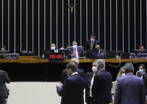 Câmara aprova texto de MP que viabiliza privatização da Eletrobras