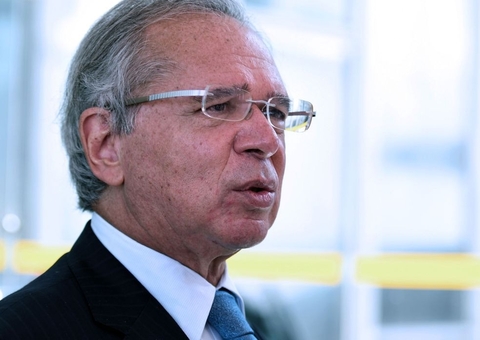 Governo deve anunciar prorrogação do auxílio nesta semana, diz Guedes