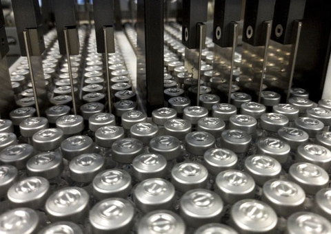 Fiocruz recebe IFA para mais 6 milhões de doses da AstraZeneca