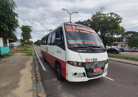 Passageiros de micro-ônibus vivem terror durante assalto em Manaus