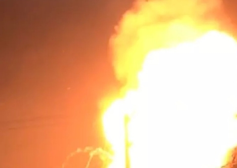 Caminhão explode em posto de combustível e deixa 15 feridos em Rio Claro