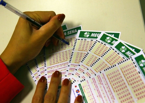 Ninguém acerta a Mega-Sena e prêmio acumula em R$ 27 milhões