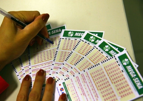 Mega-Sena sorteia R$ 40 milhões; confira dezenas