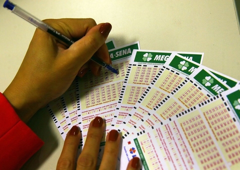 Mega-Sena sorteia R$ 35,7 milhões; veja as dezenas sorteadas