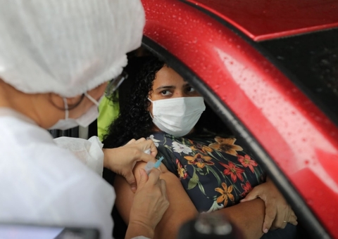 Manaus abre vacinação para pessoas de 25 anos neste sábado