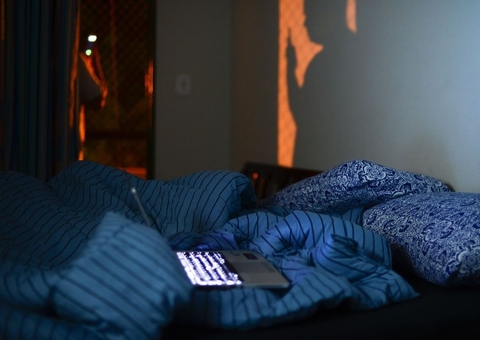 Insônia atinge seis a cada dez mulheres na menopausa, aponta estudo