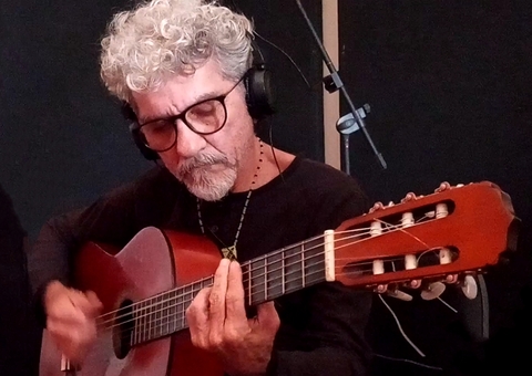 Neuber Uchôa lança música nova em Manaus