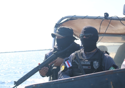 Mais de 300 armas foram apreendidas em ações contra piratas no Amazonas