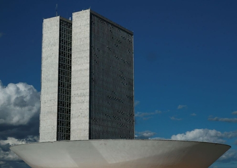 Câmara aprova projeto que suspende limite para emendas contra covid-19