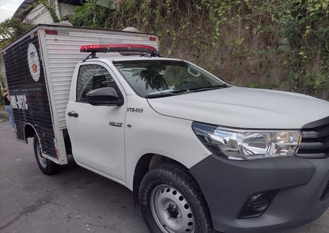 Moradores encontram corpo de homem estirado no meio da rua em Manaus