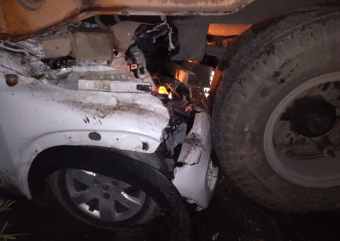 Chocante: Fotos mostram acidente que matou capitão e cabo da PM na AM-010