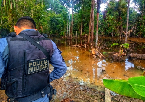 Ribeirinho sai para pescar e encontra corpo boiando em Manaus
