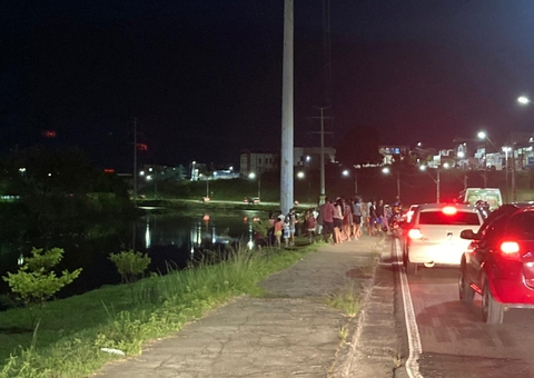 Jovens desaparecem nas águas ao tentarem buscar bola em igarapé de Manaus