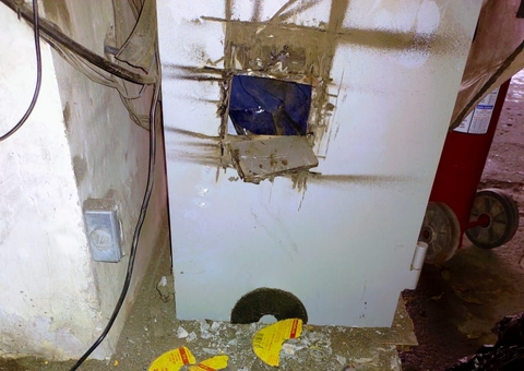 Tropa do crime faz frentistas reféns e rouba cofre de posto de combustíveis em Manaus