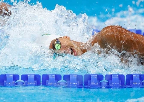 Nadador brasileiro Felipe Lima avança às semifinais dos 100 metros peito em Tóquio com recorde pessoal