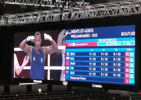 Wanderson de Oliveira avança às oitavas de final do boxe em Tóquio