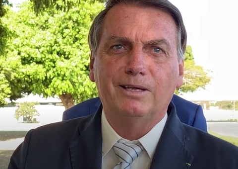 Bolsonaro veta projeto que obriga cobertura de tratamento de câncer