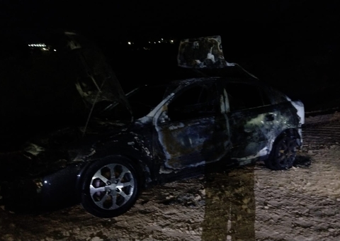 Carro de homem desaparecido é encontrado em chamas em Manaus