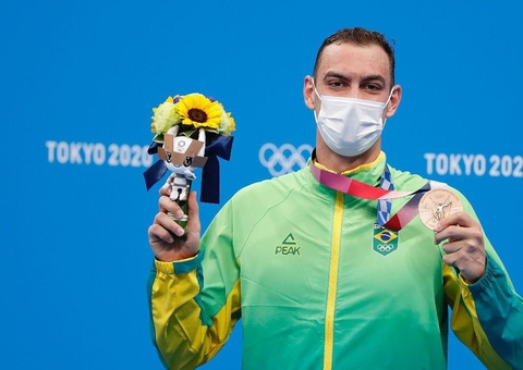 Fernando Scheffer garante medalha de bronze na natação