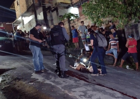 Jovem corre de bandidos, tropeça e é morto com 12 tiros em Manaus