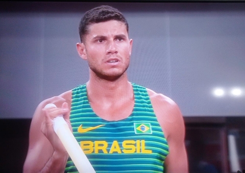 Thiago Braz ganha medalha de bronze para o Brasil no salto com vara