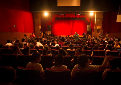 Projeto 'Escola vai ao Teatro' abre inscrições gratuitas em Manaus