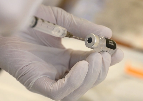 Senado debate na segunda projeto sobre compra de vacinas pelo setor privado