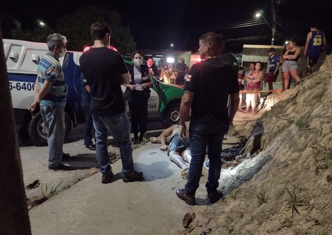 Homem é brutalmente assassinado quando descia de barranco em Manaus