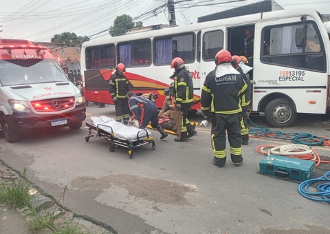 Rotas se chocam de frente e deixam vítimas presas às ferragens em Manaus 