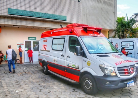 Idoso morre em hospital após ser atropelado em avenida de Manaus