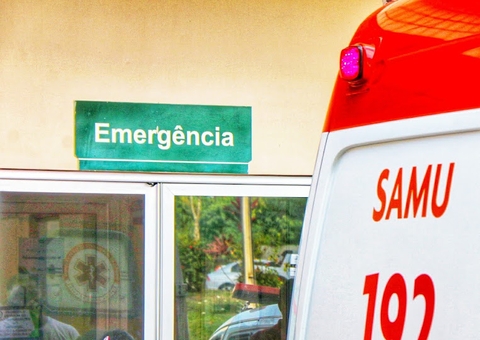 Mulher morre ao ter moto atingida por carro em acidente na Av. Cosme Ferreira